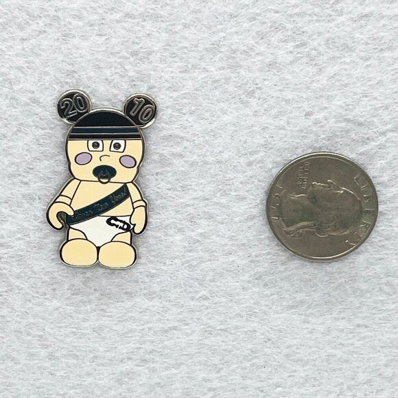 🔮 5/$25 Disney Vinylmation New Years Baby Pin - Picture 2 of 2